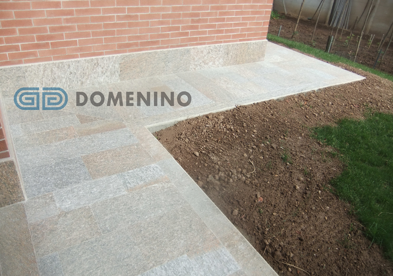 Pavimento in pietra di Luserna, piano fiammato, colore misto |Sol en pierre de Luserna, surface flammée, couleur mixte |Bodenplatten Luserna Oberfläche geflammt, Farbe gemisch